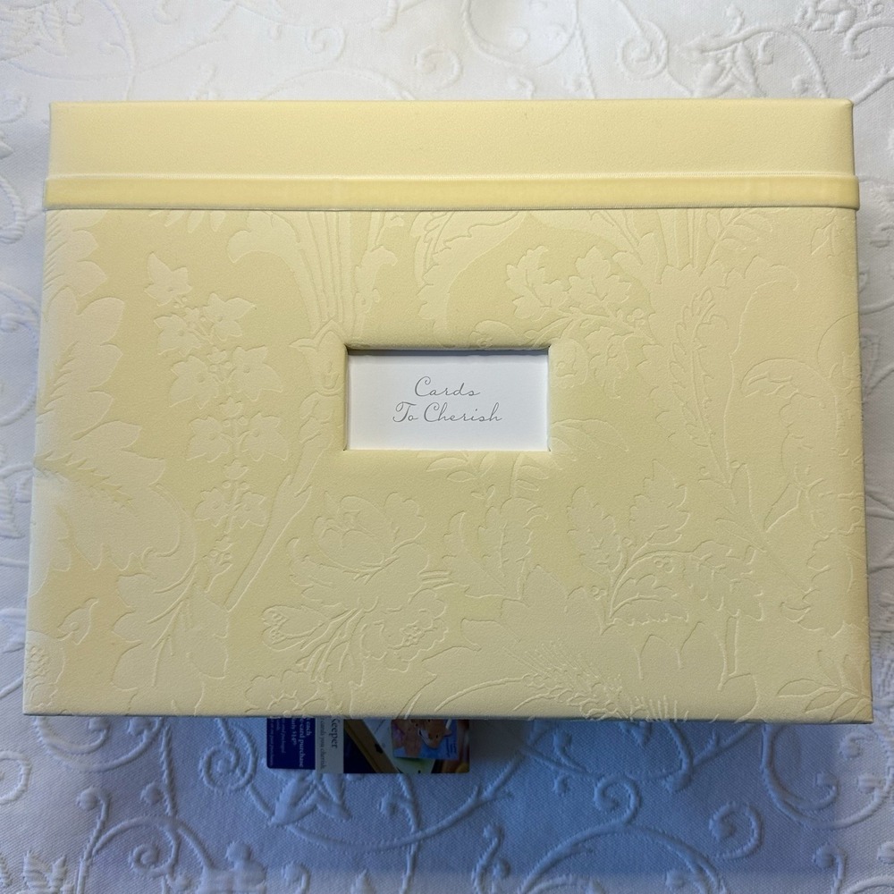 Hallmark Signature Keepsake Card Keeper Velvet Textured Box Hook Clasp Yellow